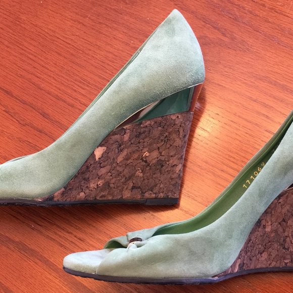 GUCCI AUTHENTIC SUEDE WEDGE SHOES - Picture 5 of 6